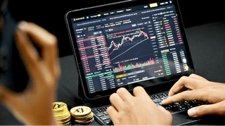 Painel de execução de ordens em tempo real da plataforma Trocadária com latência reduzida